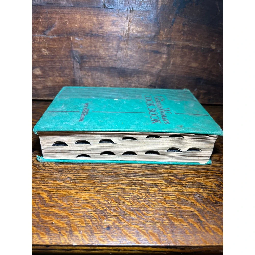 Vintage 1948 The American Womans Cook Book Ruth Berolzheimer Thumb Index Green